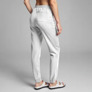 Spodnie medyczne białe z bawełny z dwiema kieszeniami z przodu i dwiema z tyłu